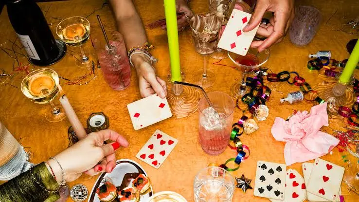 46+ Friendsgiving Games Everyone Will Actually Enjoy